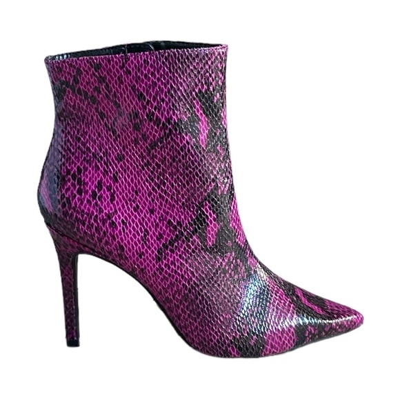Thalia Sodi Rylie Fuchsia Faux Leather Snake Print Ankle Booties Size 6.5 - Picture 1 of 11